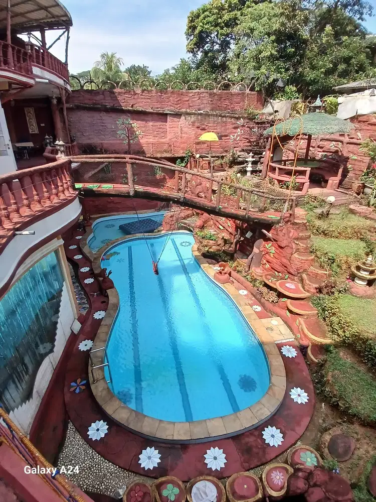 DIJUAL RUMAH PREMIUM 4 LANTAI BAGUS 2 KOLAM RENANG BGH SENTUL CITY SSR794