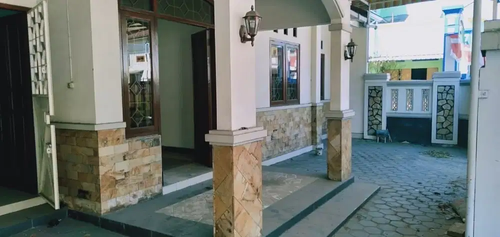 Rumah pinggir jalan bisa utk usaha area fajar indah