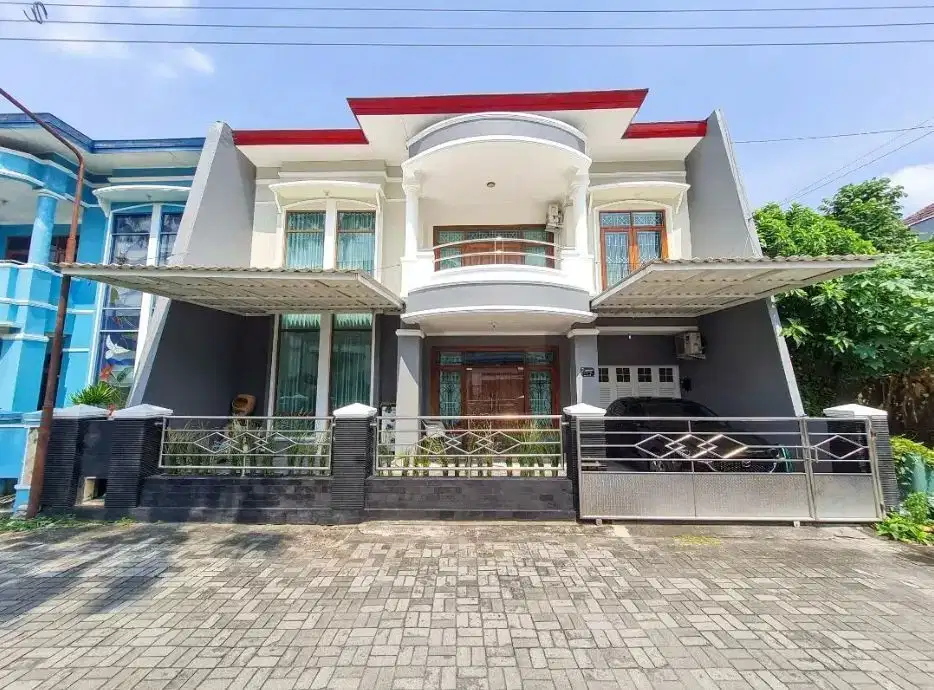 Rumah 2 lantai dalam perumahan nandan monjali dlm ringroad