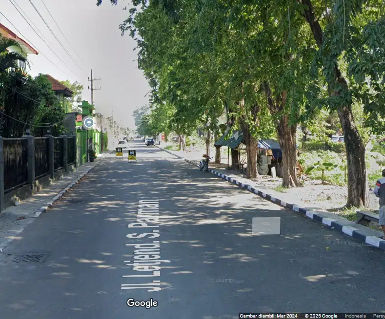 Rumah di Raya Waru, tepatnya di JL.RAYA LETJEND S. PARMAN