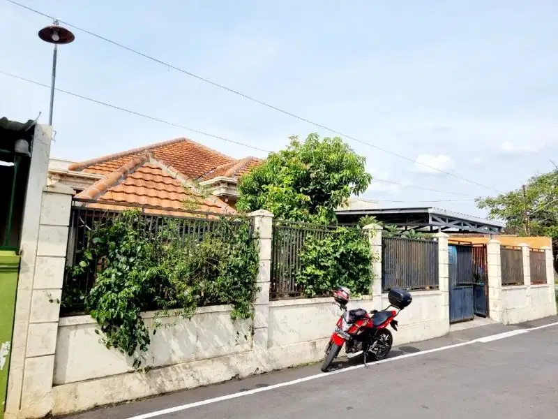 Rumah Plus Kost Aktif LT 419m² Dekat Akfis