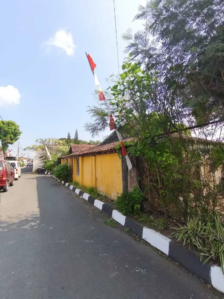 Tanah dam bangunan strategis dan istimewa jero benteng kraton