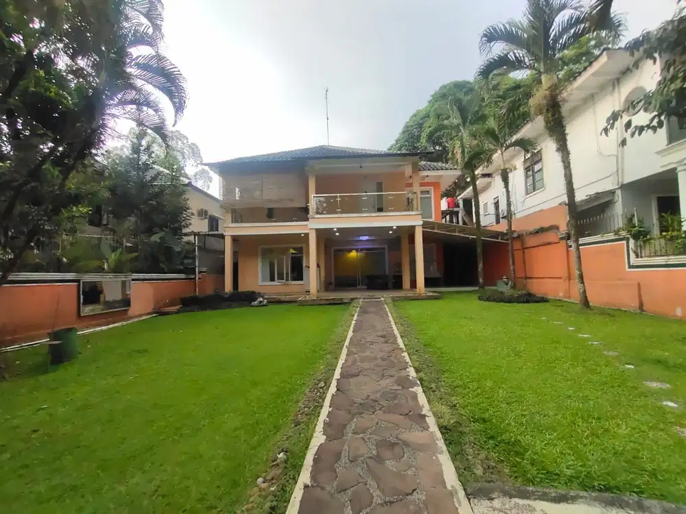 DIJUAL RUMAH 2LT FURNISH SIAP HUNI BUKIT GOLF HIJAU BGH SENTUL SSR727