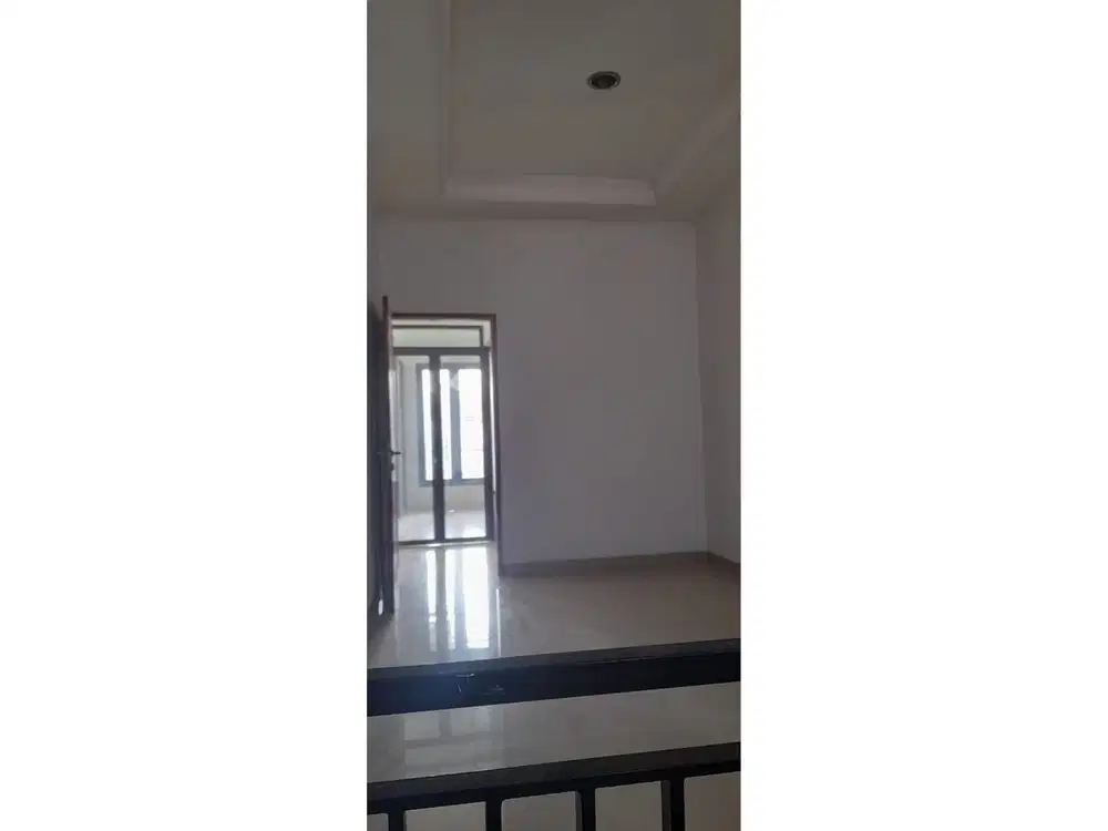 DIJUAL RUMAH 2 LANTAI 4 KAMAR TIDUR BISA NEGO VICTORIA SENTUL CITY