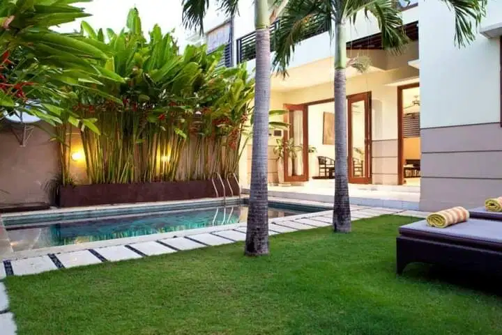 DISEWAKAN LUXUARY VILLA 3 BEDROOMS DI SEMINYAK