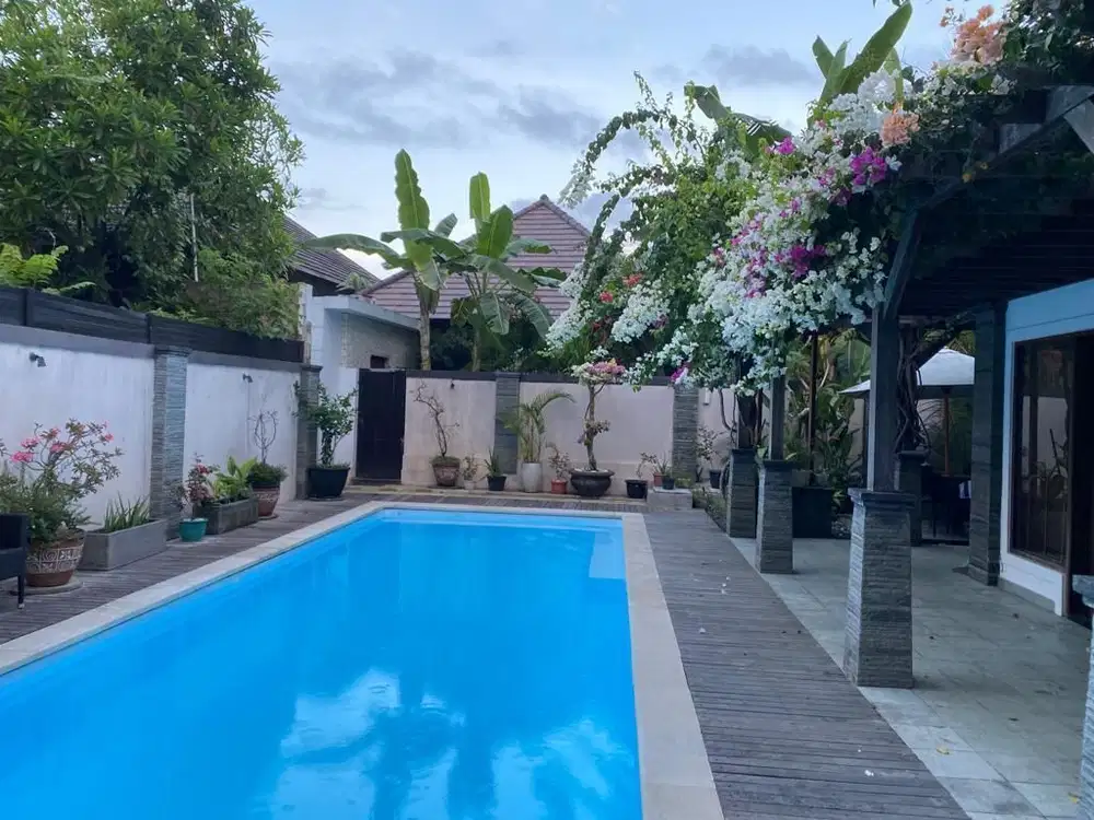 Villa Kawasan Tenang Dekat Pantai Pandawa Kutuh