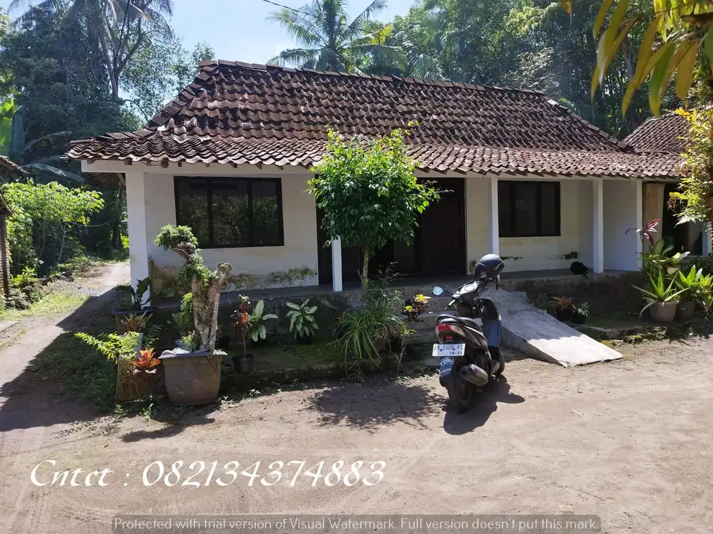 Rumah model limasan dijual di Tempel Sleman, Lt 212m2.