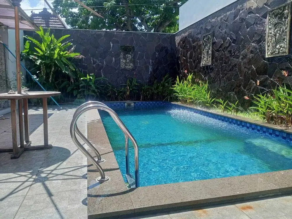 Rumah mewah full furnish ada pool di colomadu kra solo