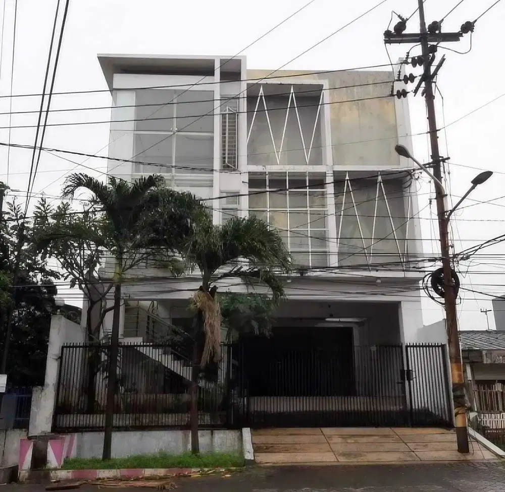 Jual Rumah 3 Lantai di Kupang baru Sonokwijen Sukomanunggal Surabaya