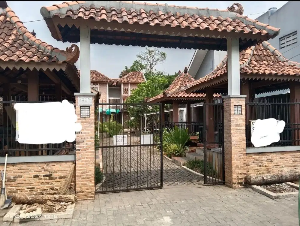 Rumah model joglo di jatirahayu pondok melati LT.468m SHM jln 2 mobil