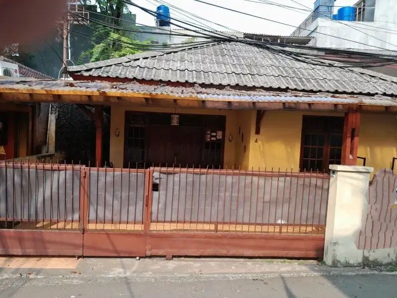 DI JUAL RUMAH TUA SETIABUDI KUNINGAN JAKARTA SELATAN