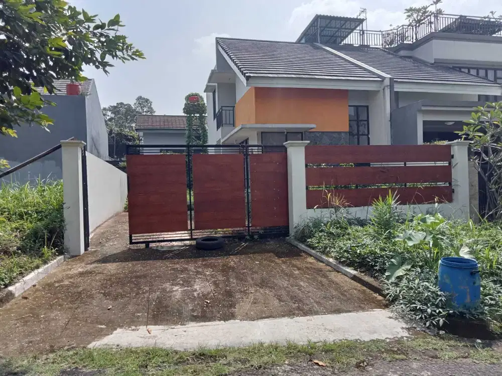 DIJUAL RUMAH 2 LANTAI DI CLUSTER MAKARA SENTUL, SENTUL CITY SSR604 A2