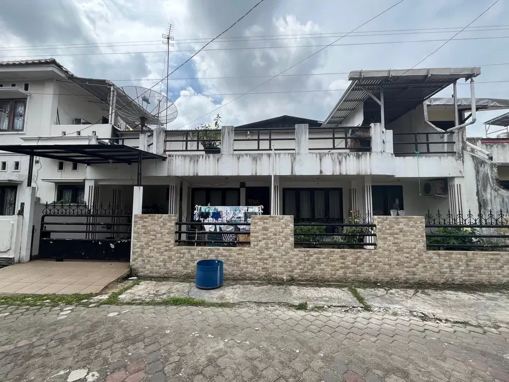 Dijual Rumah Mewah di depan PTC Mall komplek Permata Griya