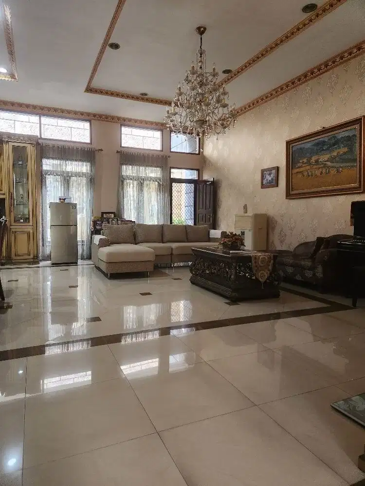 Rumah model split level furnished di Puspita Loka BSD CIty.