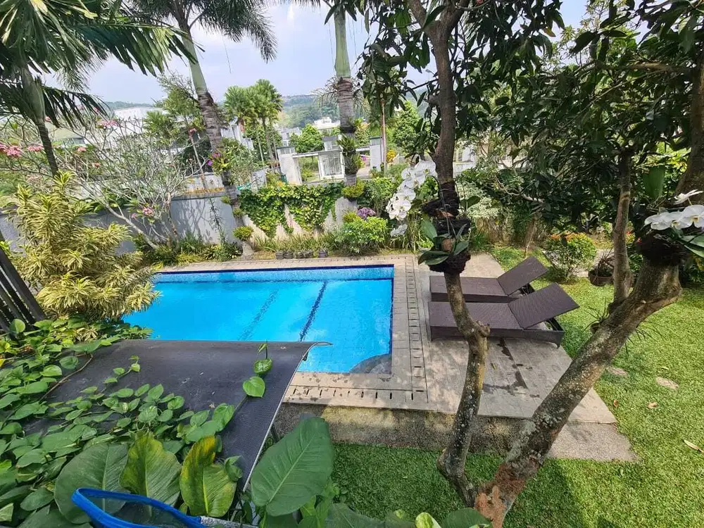 DISEWA RUMAH TAHUNAN BAGUS ADA KOLAM RENANG SEJUK DEKET GUNUNG SSR442