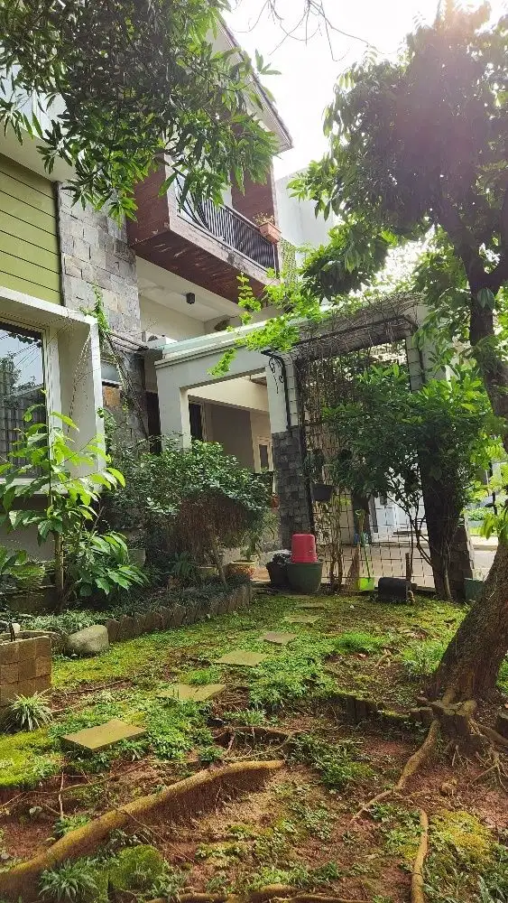 Rumah dgn private pool di lokasi strategis dekat kemana2 di BSD City