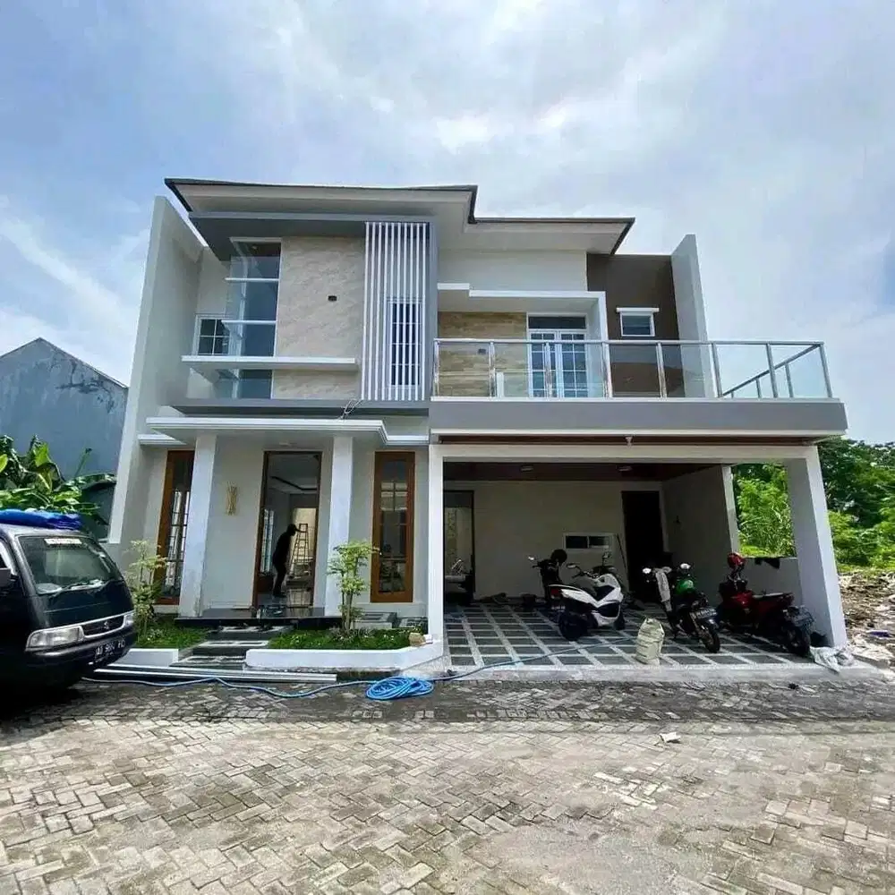 RUMAH MEWAH PREMIUM  2 LANTAI FULL FURNISH DALAM PERUMAHAN MERAPI