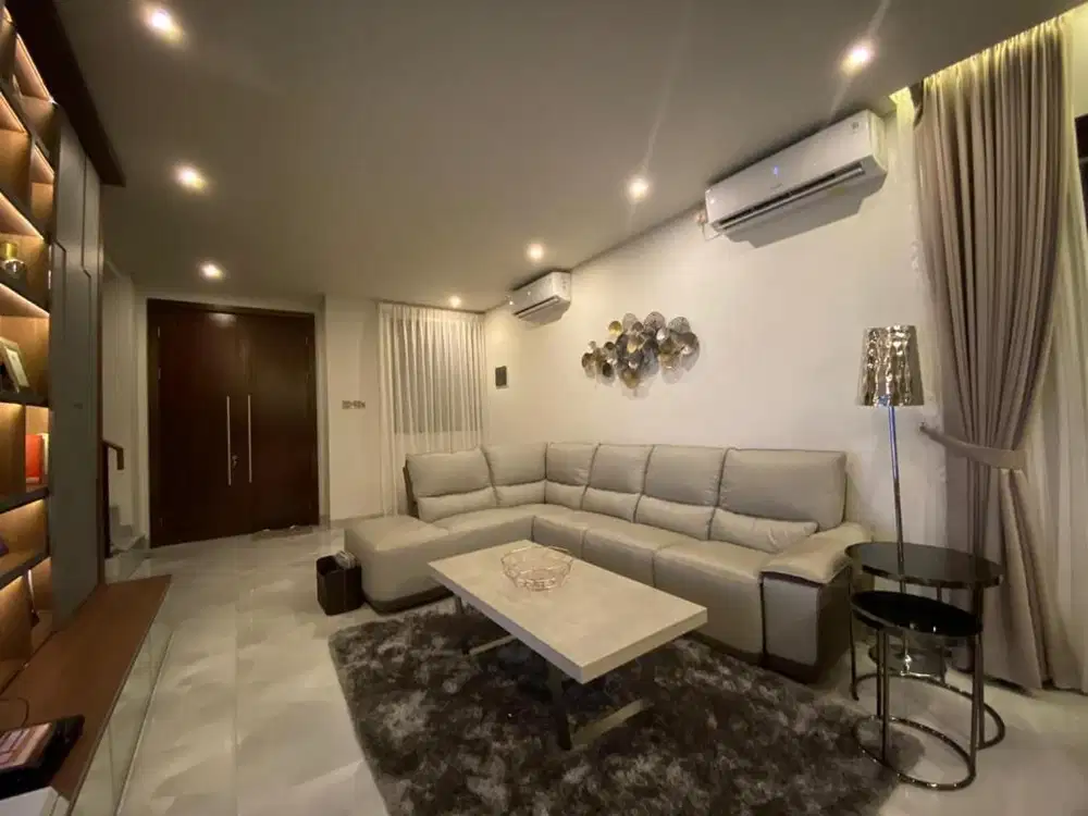 Disewakan Rumah Cluster Forest Green Taman Simpruk Lippo Cikarang