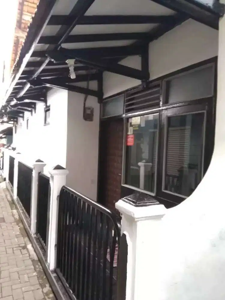 Di Jual Rumah Cantik Minimalis & 4 kostsan Dekat Toll Baros Cimahi