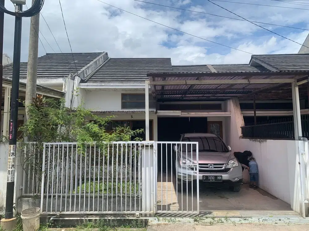 Rumah murah arcamanik ada taman belakang