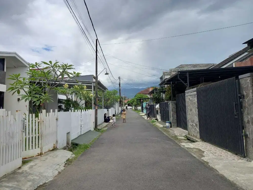 BUTUH MENDESAK RUMAH PERMATA  ARCAMANIK  700 JT AN