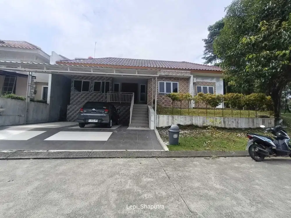 DISEWA RUMAH 2 LANTAI TAHUNAN BISA SURVEY ARGENIA SENTUL SSR865