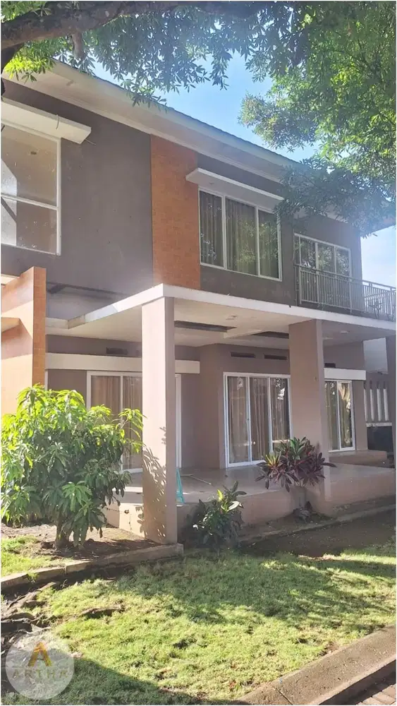 Disewakan Rumah Posisi Hook Kota Baru Parahyangan