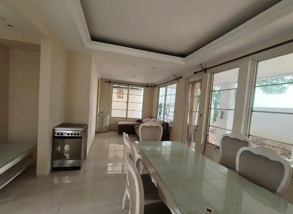 Dijual Dibawah Pasaran Rumah Lippo Karawaci Rapi dan Luas