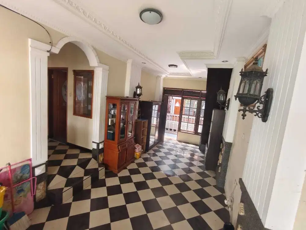 Dijual Rumah Lama Terawat Di Area Suryalaya Rajamantri Buah batu