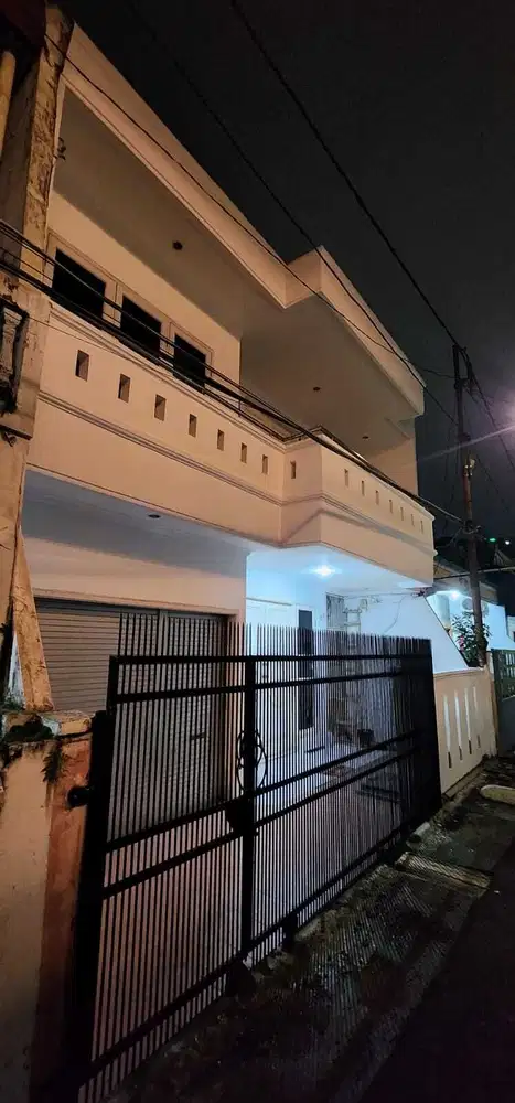 Disewakan Rumah di Tanjung Duren Jak Bar, 3 BR Kosongan siap huni