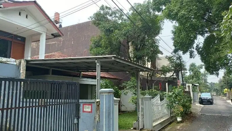 DIJUAL RUMAH KOSTAN HITUNG TANAH SAJA  AREA BATUNUNGGAL