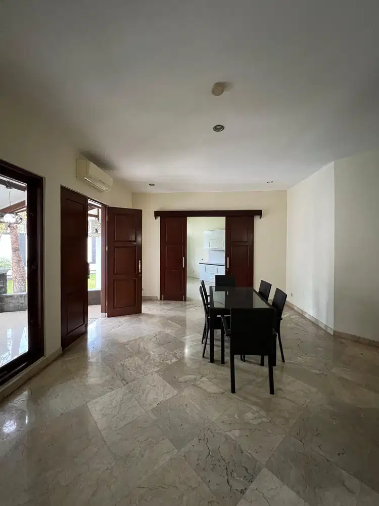 Rumah Cantik 1 Lantai Halaman Luas Kemang - Ampera Jakarta Selatan