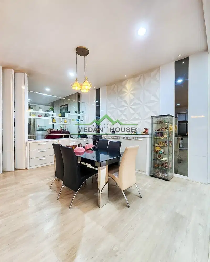 VILLA LUX MUTIARA PALACE