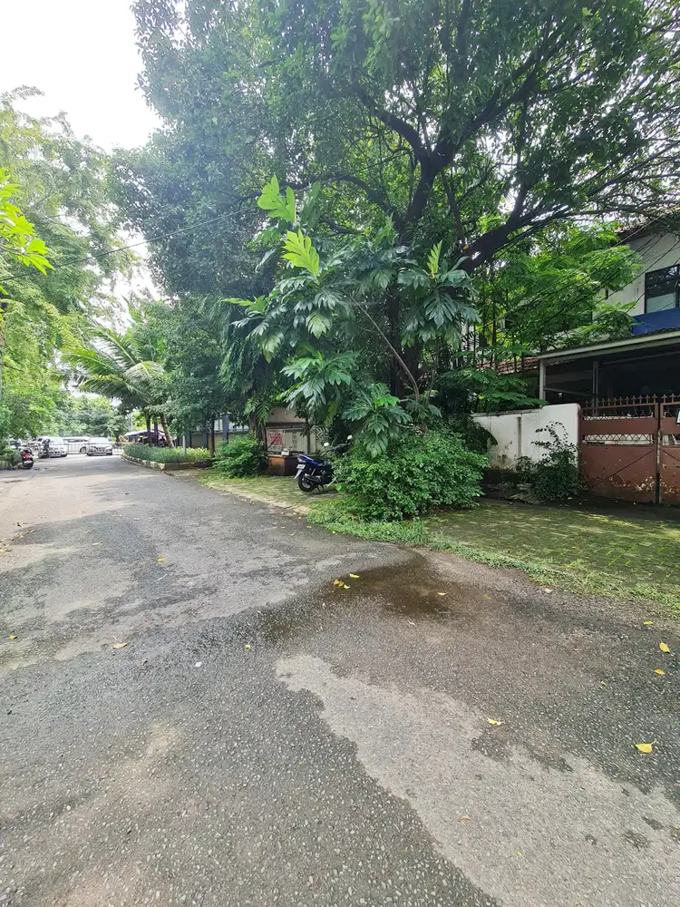 RUMAH TUA HITUNG TANAH  KEBAYORAN BARU JAKARTA SELATAN