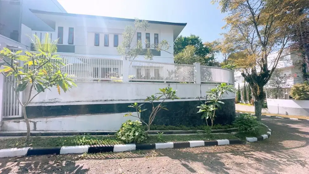 DIJUAL RUMAH SIAP HUNI DI KOMPLEK SETIABUDI REGENCY BANDUNG.