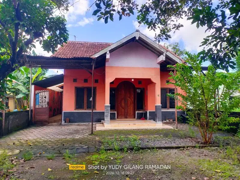 Disewakan rumah luas di ringroad selatan dekat umy