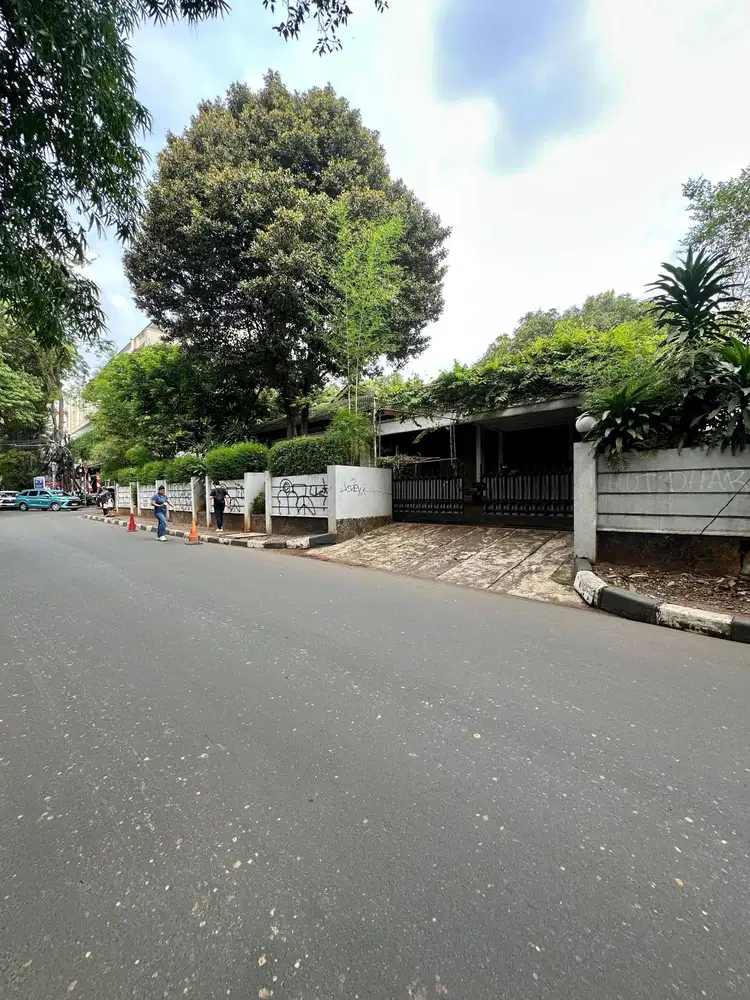 FOR SALE BRAWIJAYA - KEBAYORAN BARU HITUNG TANAH, COCOK UNTUK USAHA