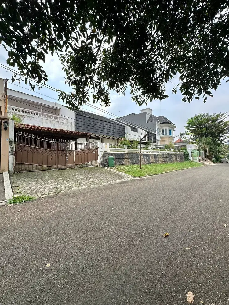 Rumah lama hitung tanah Rumah gandeng  Kencana Permai Pondok Indah