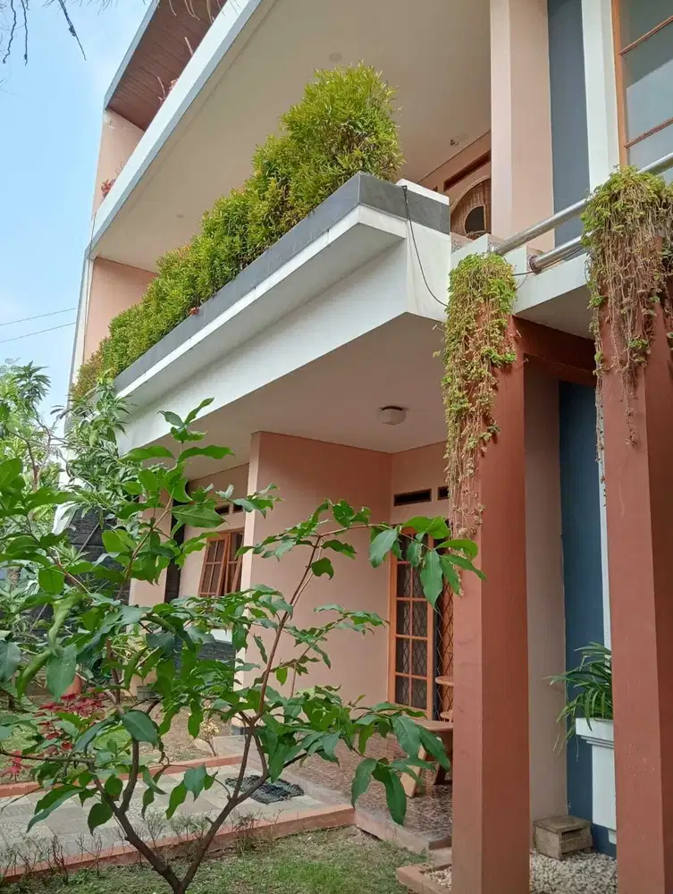 Rumah Luas 2 Lantai Batu Indah Batununggal Bandung