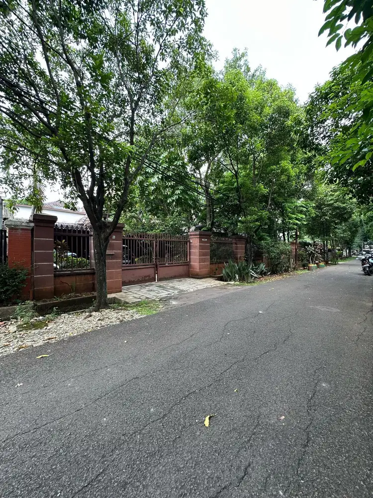 FOR SALE PRIME AREA RUMAH LAMA  HITUNG TANAH KEBAYORAN BARU JAKSEL