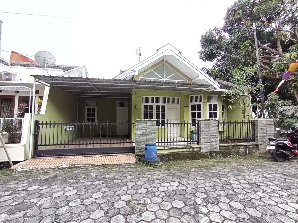 Rumah semi furnish dlm komplek condongcatur