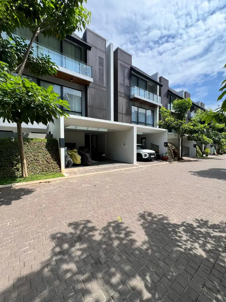 DIJUAL Town House  Serenia Hills –  Cluster Sierra Smart Home Jakarta