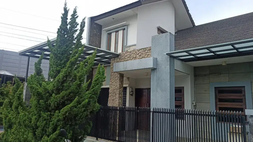 Rumah Bagus Semi Furnished Di Singgasana Mekarwangi Bandung