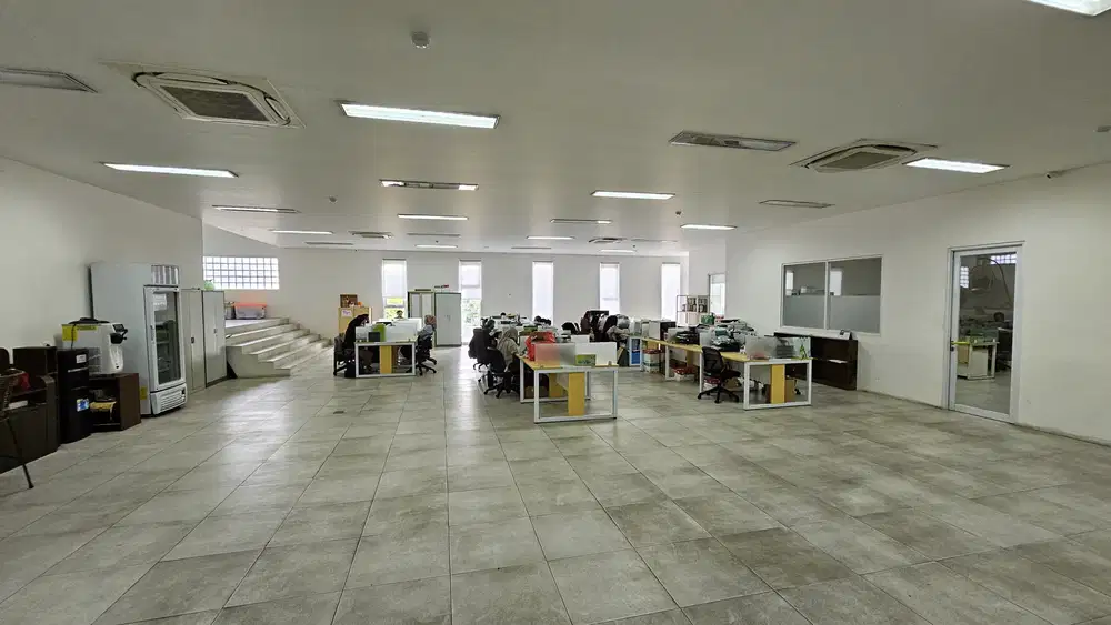 Office space 400 m type Deluxe sudah furnished di Taman Tekno BSD City