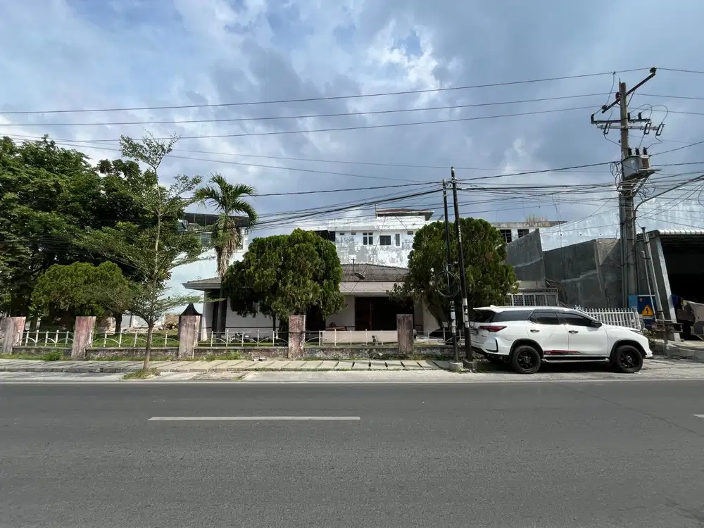 Villa Dan Tanah daerah danau singkarak Medan Barat