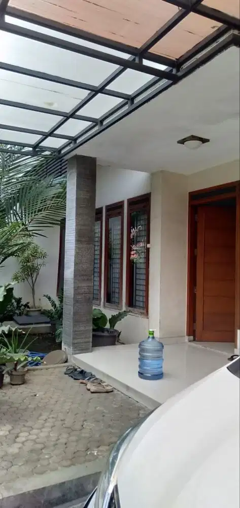Dijual cepat rumah bagus 2 lantai sebrang spot jabar arcamanik