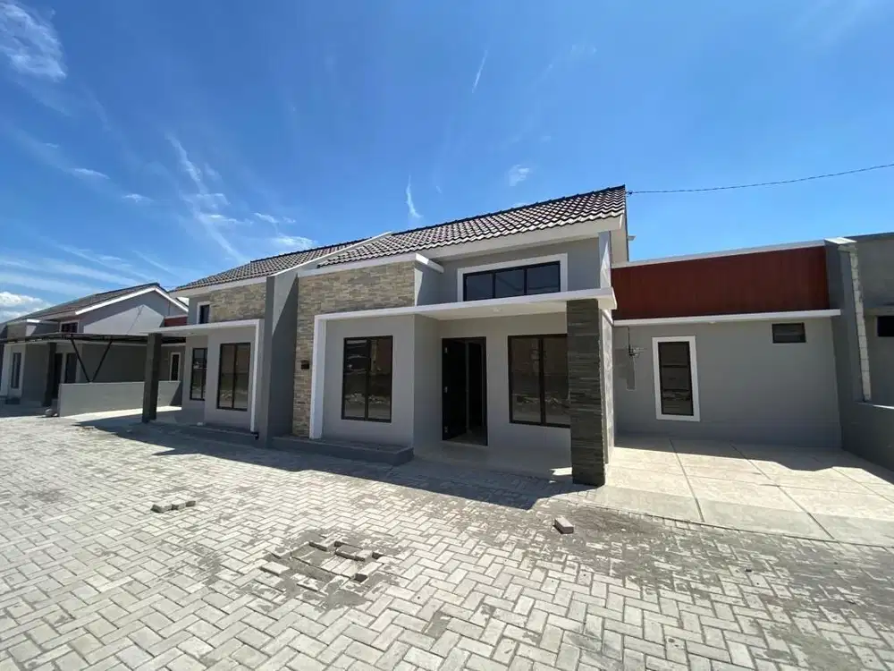 Rumah komplek cluster tepi jalan dekat exit tol Colomadu