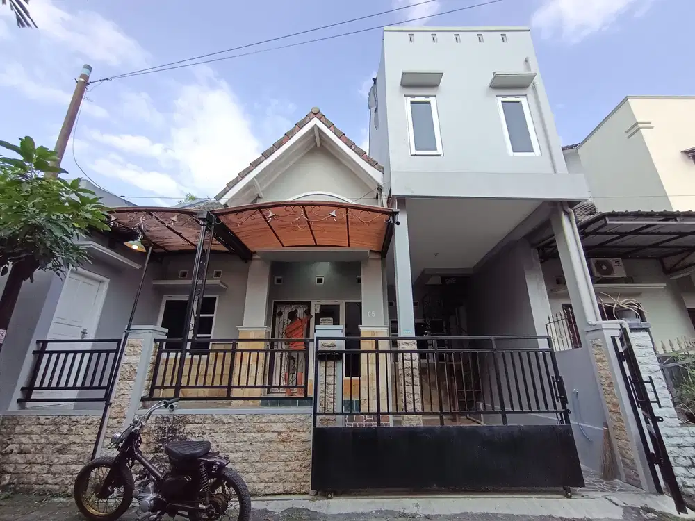 Di Jual Rumah dlm komplek perumahan Timur pasar Colombo condongcatur
