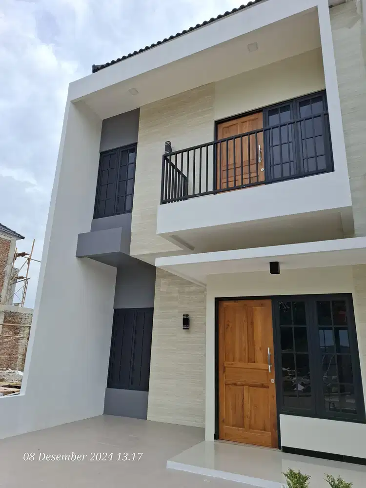 Rumah 2 Lantai Exclusive Bebas Banjir dalam Cluster di Semarang Atas