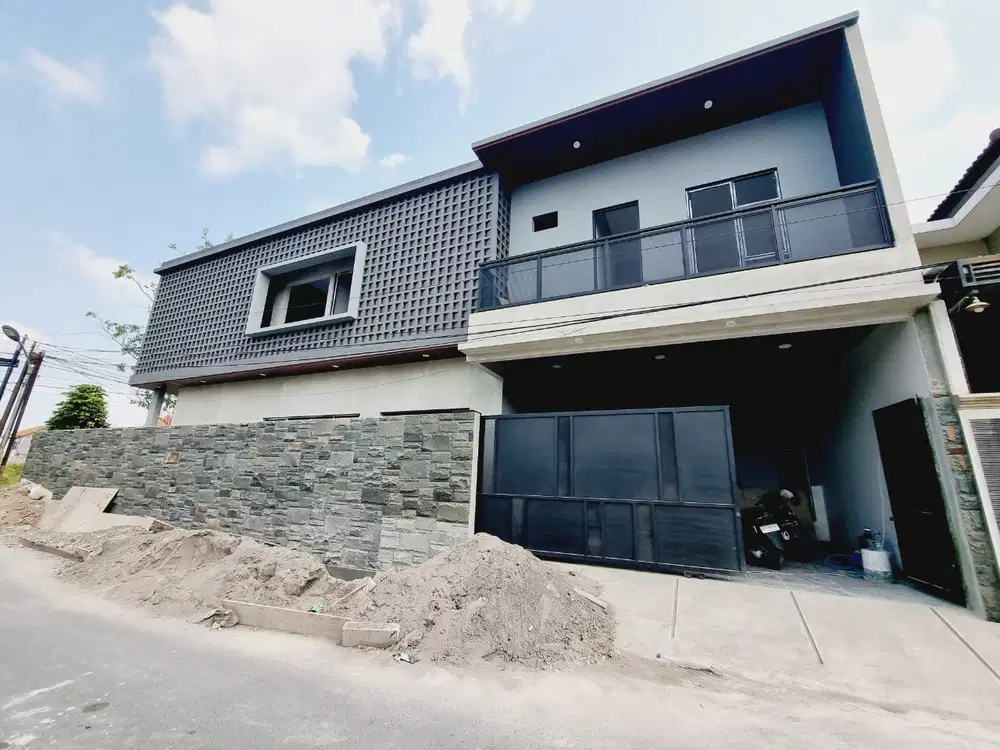 Rumah Mewah LuxBaru Gress Plus Kolam Renang di Perum Sumber Solo Kota